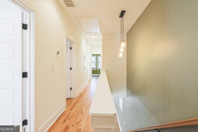 Foto del edificio - 870 Westmont Rd SW