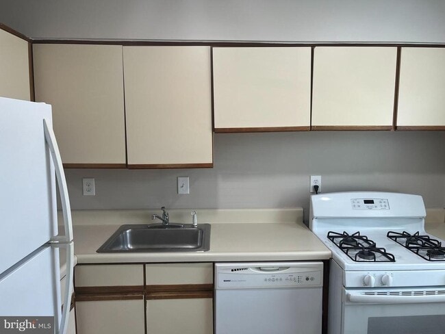Building Photo - 11104 Rock Garden Dr