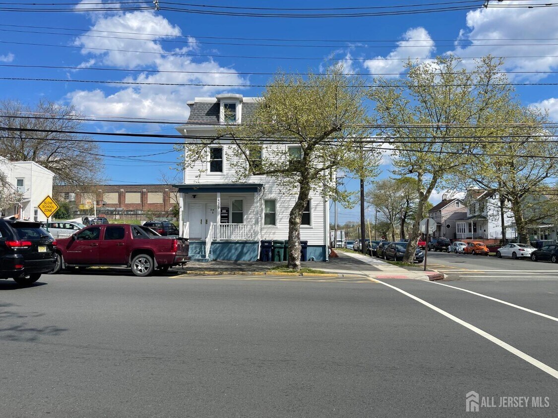 Primary Photo - 410 High St