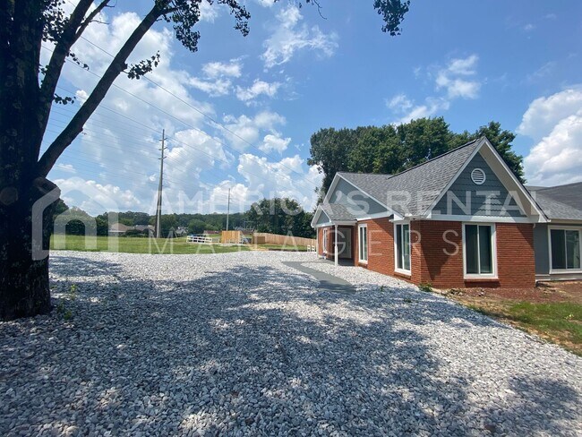 Foto del edificio - Home for rent in Pelham!!!