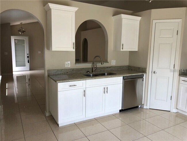 Building Photo - 30207 Double Dr
