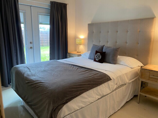 Foto del edificio - 3959 Eton Pl