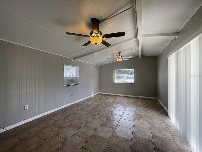 Foto del edificio - 673 59th St S