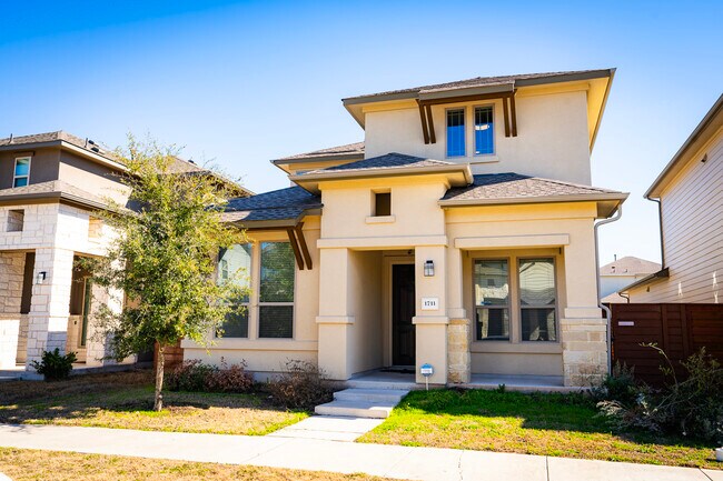 Exterior atractivo con sistema de seguridad completo - 1711 Arcilla St