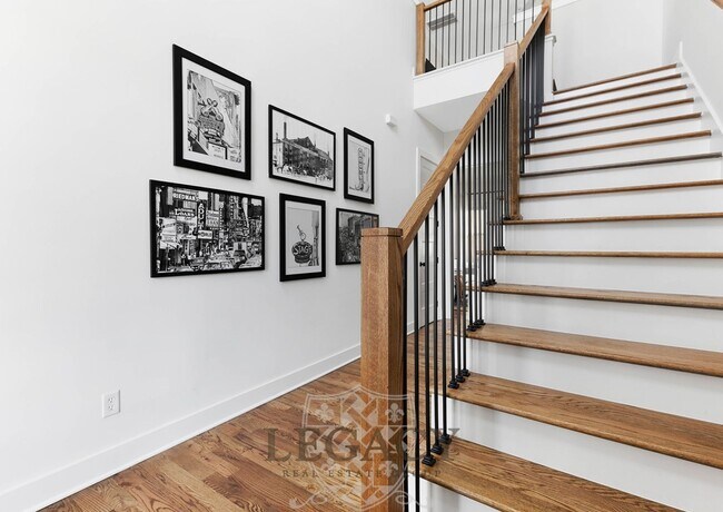 Foto del edificio - 2027 Rosemary Ln