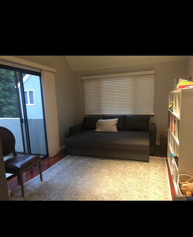 Foto del edificio - 907 Cowper St