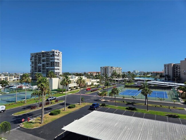 Foto del edificio - 7700 Sun Island Dr S