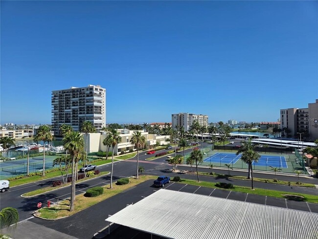 Building Photo - 7700 Sun Island Dr S