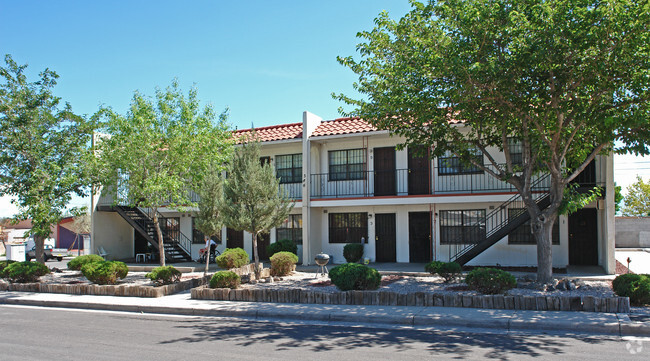 Building Photo - Casa Lynne Apartments