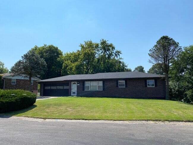 Foto del edificio - 1318 Lexington Dr