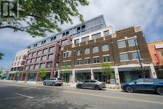 Building Photo - 2946 Dundas St W