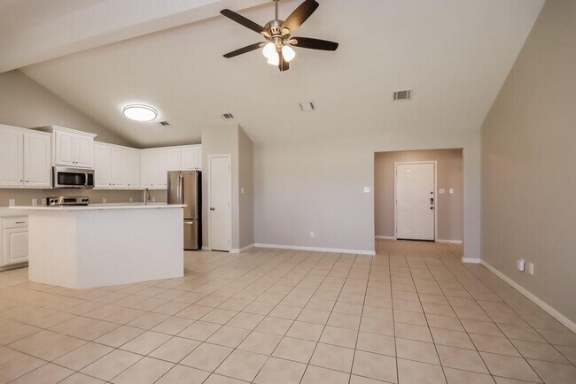 Building Photo - 16253 Sun View Ln