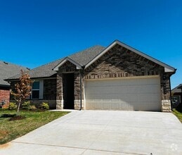 Building Photo - 9045 NW 149th Ter