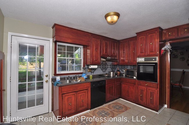 Building Photo - 4107 Northington Dr NW