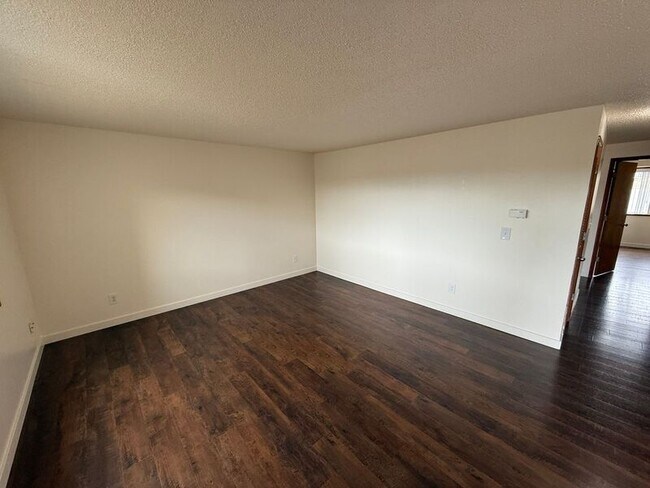 Foto del edificio - 656B Taybin Rd NW