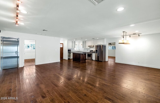 Building Photo - 4835 N 30th Pl