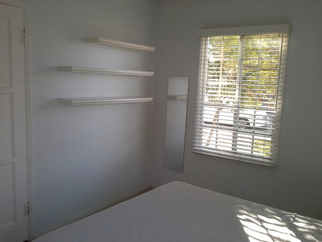 Foto del edificio - 6445 W 87th St
