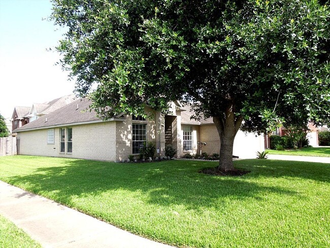 Building Photo - 11523 Glen Lake Dr