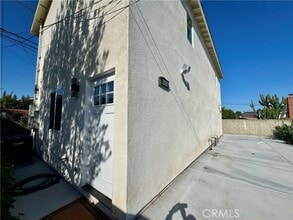 Building Photo - 147 E 59th St