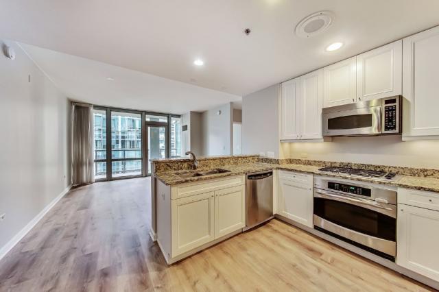 Foto del edificio - 2 bedroom in CHICAGO IL 60611