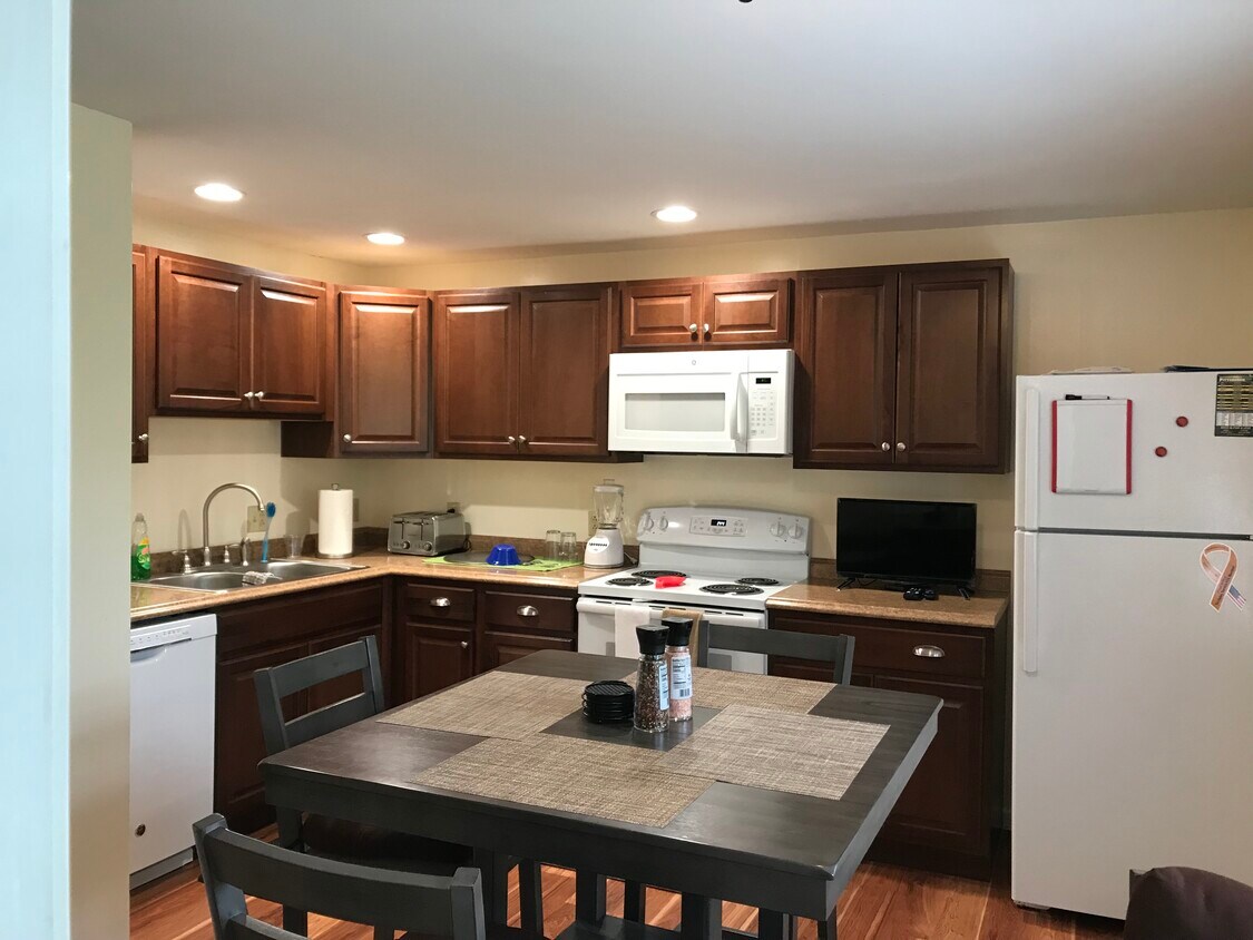 73 Cortland Dr W, McKees Rocks, PA 15136 Townhome Rentals in McKees