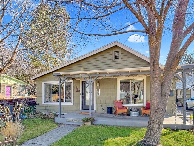 Foto del edificio - Dog-Friendly Fully Furnished 3-Bedroom Boise Rental Near St. Luke’s, Boise River Greenbelt, Parks...