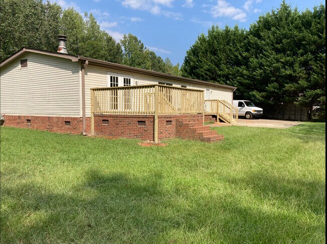 Building Photo - 260 Murphy Rd