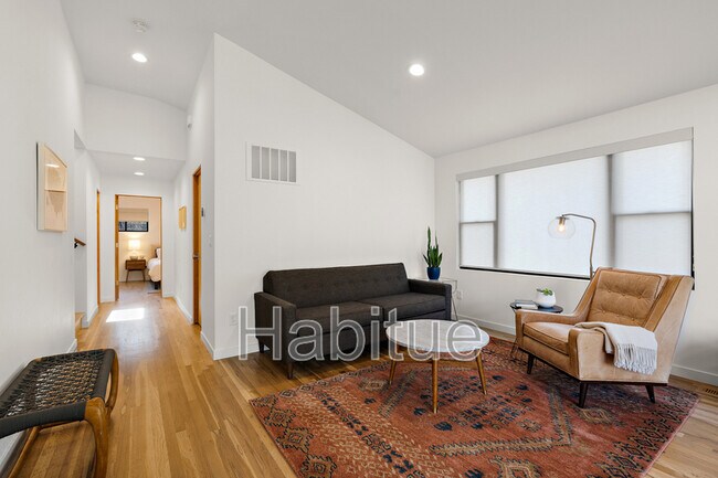 Foto del edificio - 3132 Crane Creek Rd
