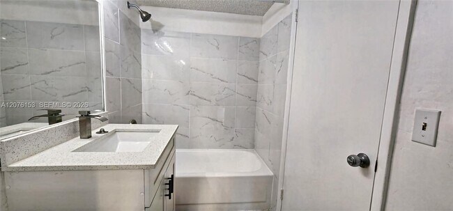 Building Photo - 6339 La Costa Dr