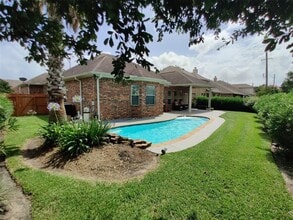 Building Photo - 13401 Indigo Sands Dr