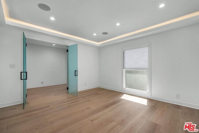 Foto del edificio - 9343 W Olympic Blvd