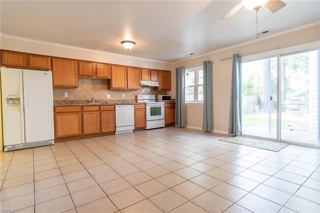 Building Photo - 5413 Grand Lake Crescent