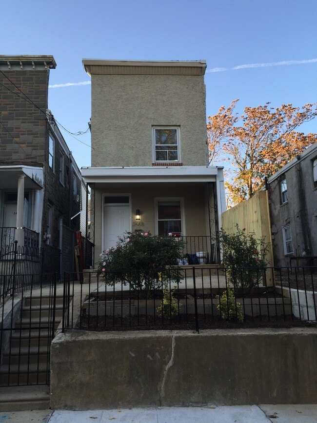 Building Photo - 2668 Braddock St