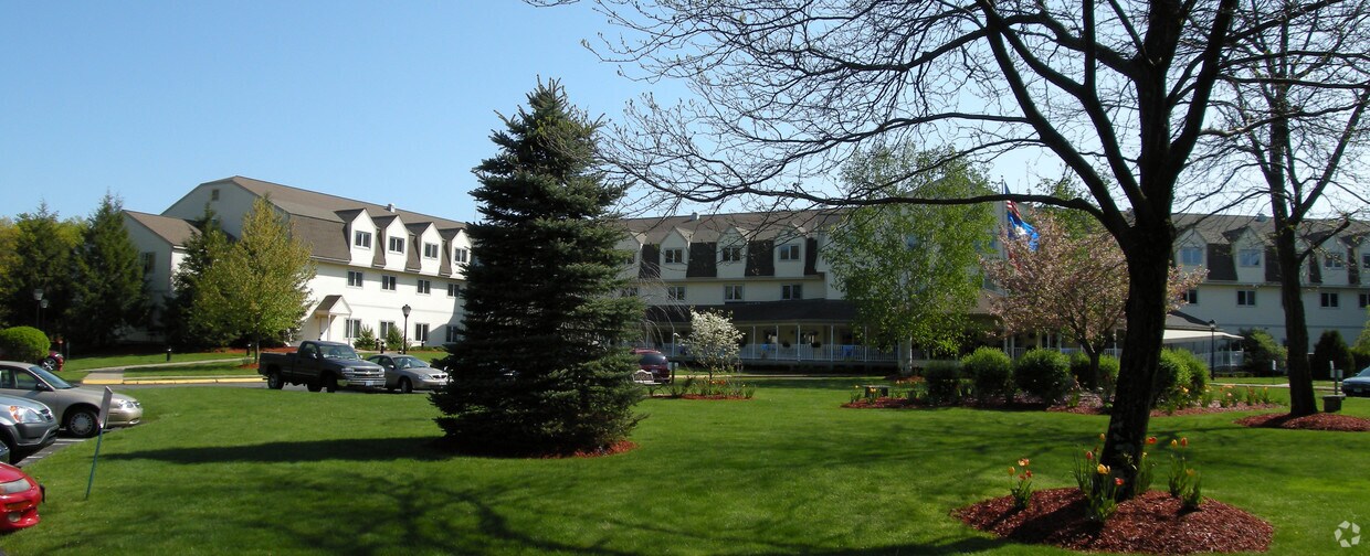 Village Gate of Farmington Apartments in Farmington, CT