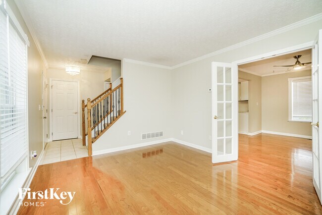 Foto del edificio - 6405 Stretton Pl