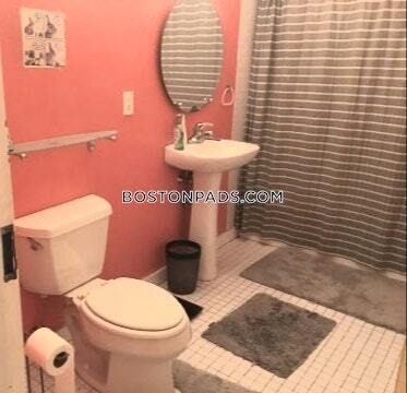 Building Photo - 42 Chauncy St
