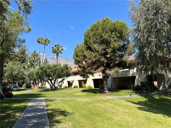 Foto del edificio - 2860 N Los Felices Rd
