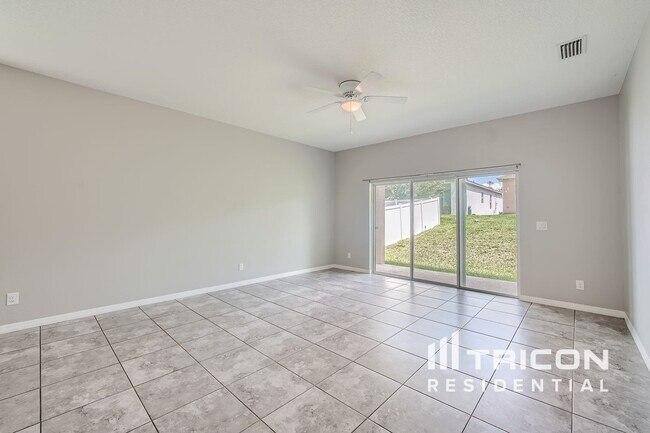Foto del edificio - 937 Hilltop Park Ct
