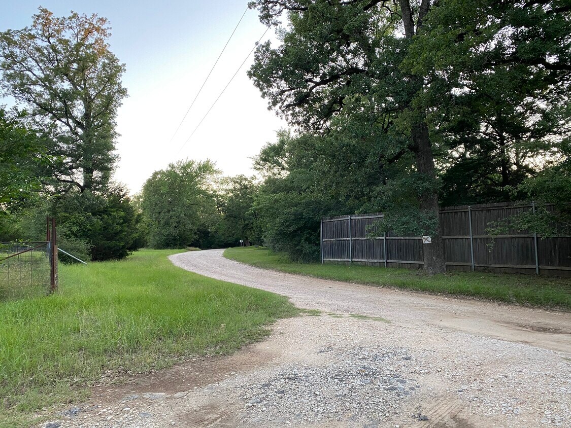 Primary Photo - 11150 Lafountain Ln