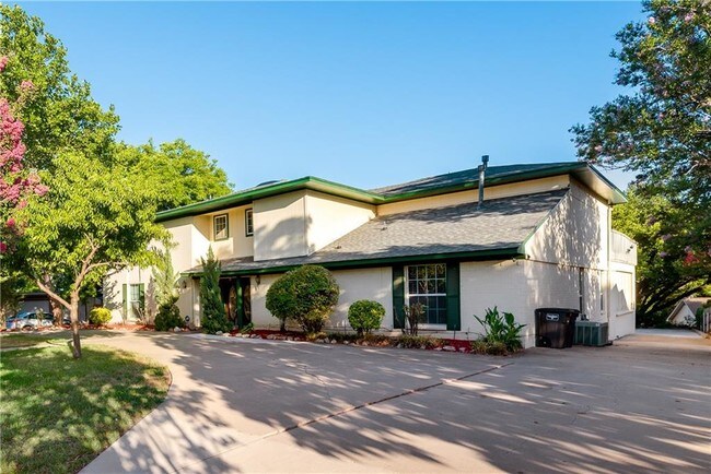 Building Photo - 7609 Westwind Dr