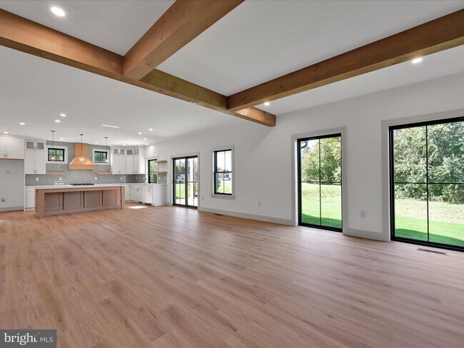 Foto del edificio - 4 Bed 3.5 Bath Brand New Custom Home in East Petersburg
