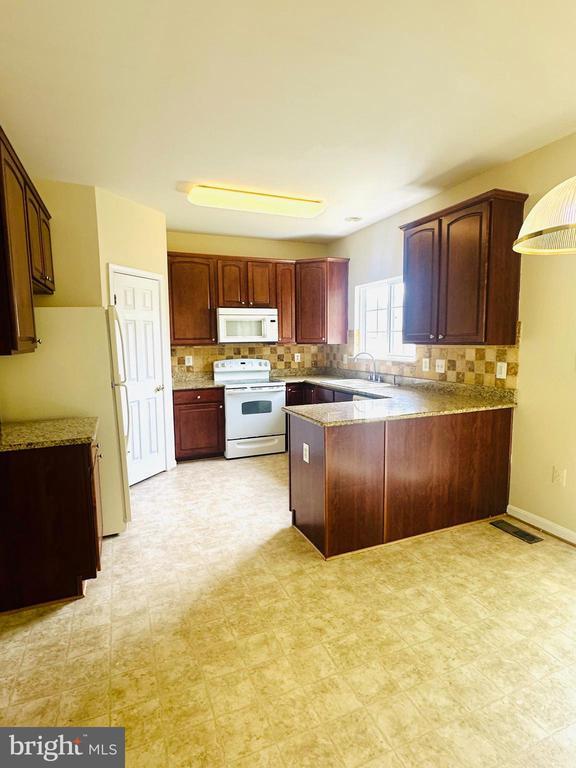Foto del edificio - 2242 Blue Spruce Dr
