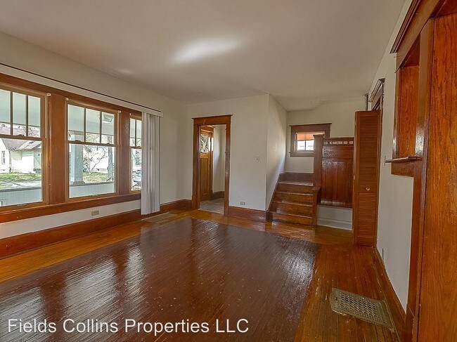 Building Photo - 677 Blaine Ave