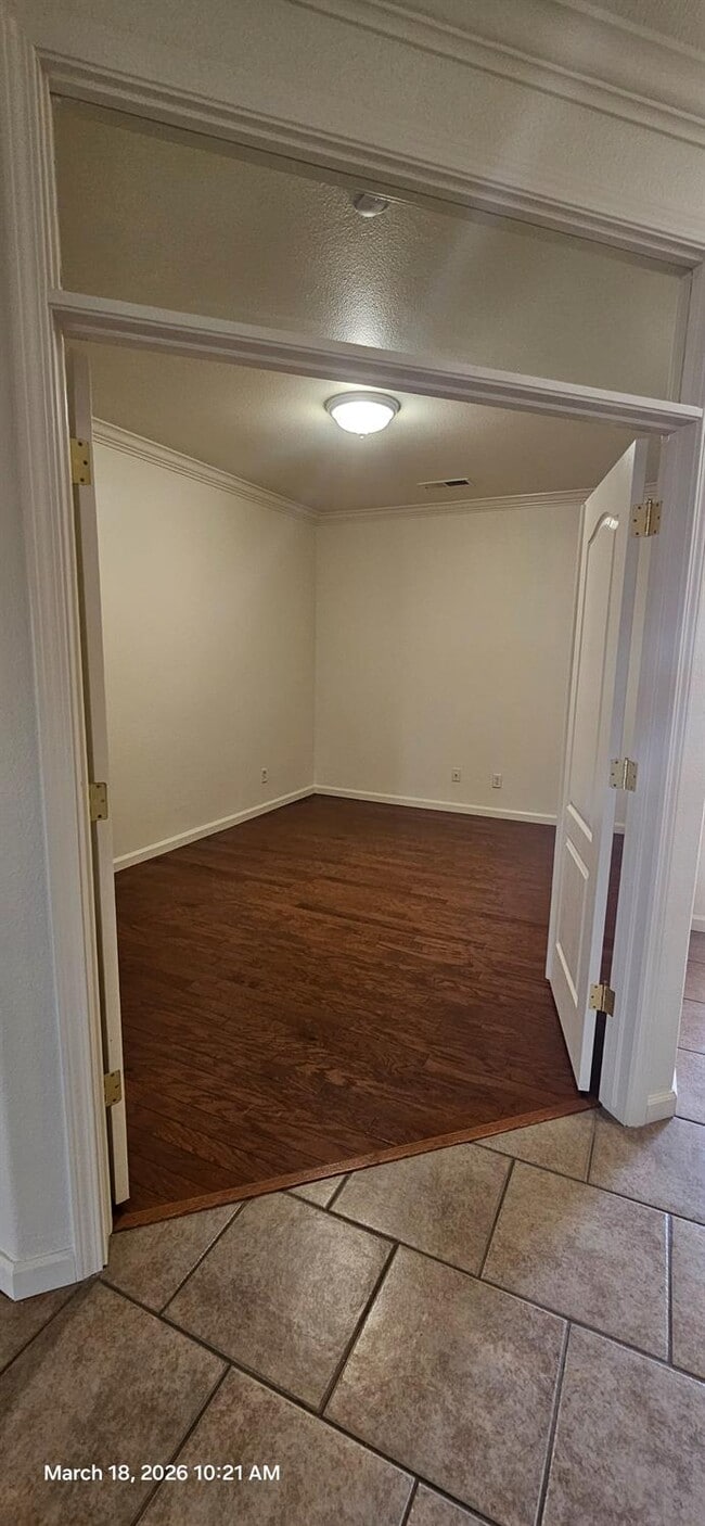 Building Photo - 106 Palm Ct