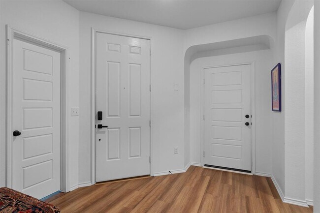 Foto del edificio - 6408 Wagon Spring St