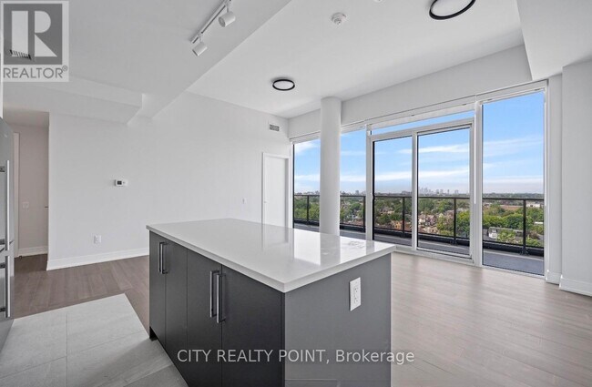 Photo du bâtiment - 664 Spadina Ave.