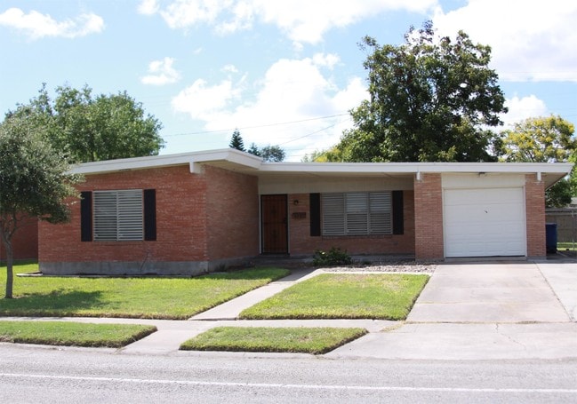 Building Photo - 4521 Schanen Blvd