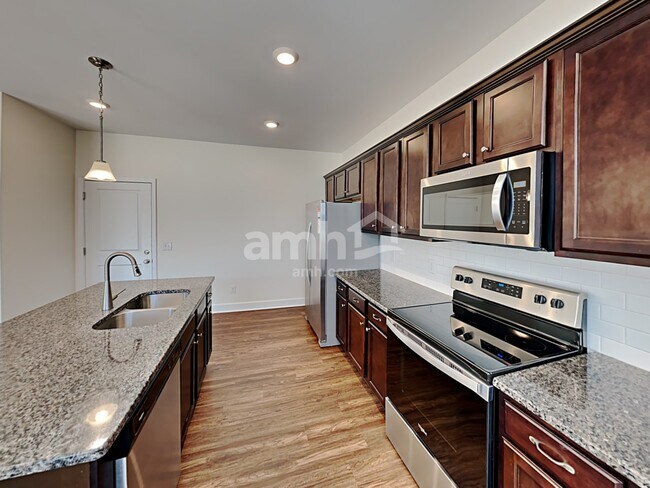 Building Photo - 3114 Esquire Dr