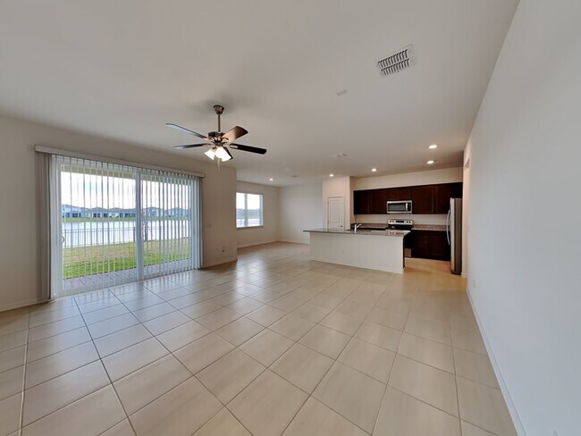 Foto del edificio - 2636 Blowing Breeze Avenue