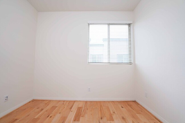 Foto del edificio - 4 Bedroom & 2 Bathroom